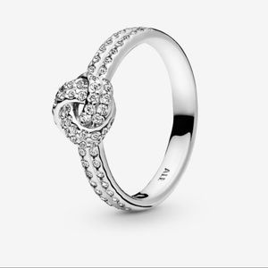Pandora ring- Shimmering knot